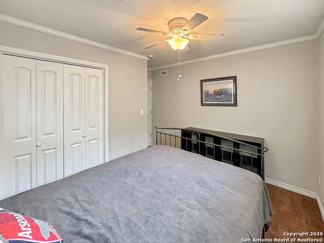 Listing photo id 26 for 209 Lake Forest