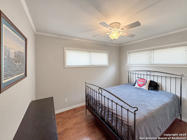 Listing photo id 28 for 209 Lake Forest