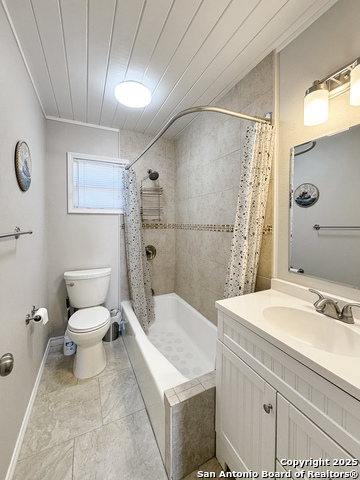 Listing photo id 30 for 209 Lake Forest