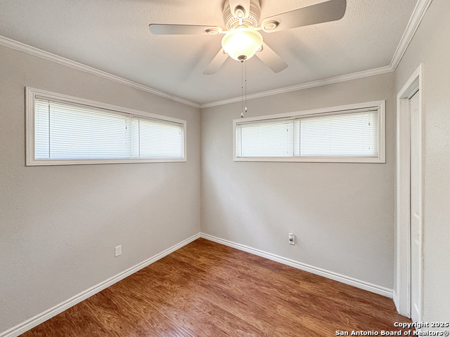 Listing photo id 32 for 209 Lake Forest