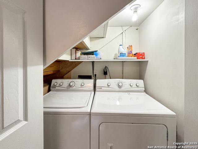 Listing photo id 33 for 209 Lake Forest