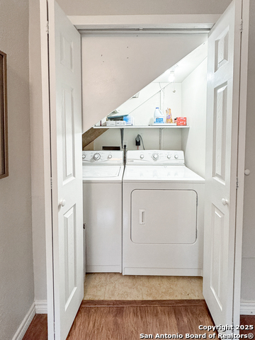 Listing photo id 34 for 209 Lake Forest