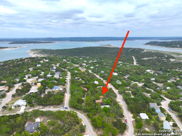 Listing photo id 36 for 209 Lake Forest