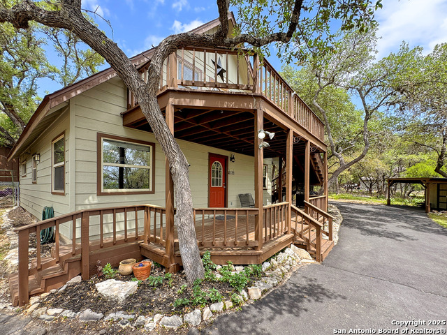 Listing photo id 2 for 209 Lake Forest