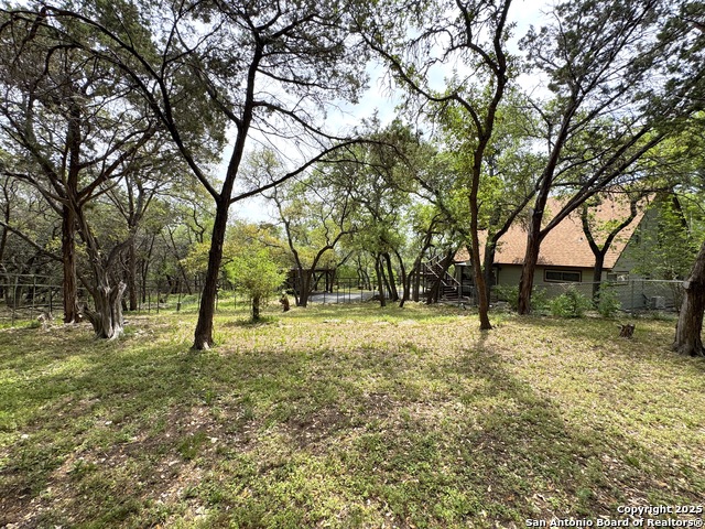 Listing photo id 40 for 209 Lake Forest