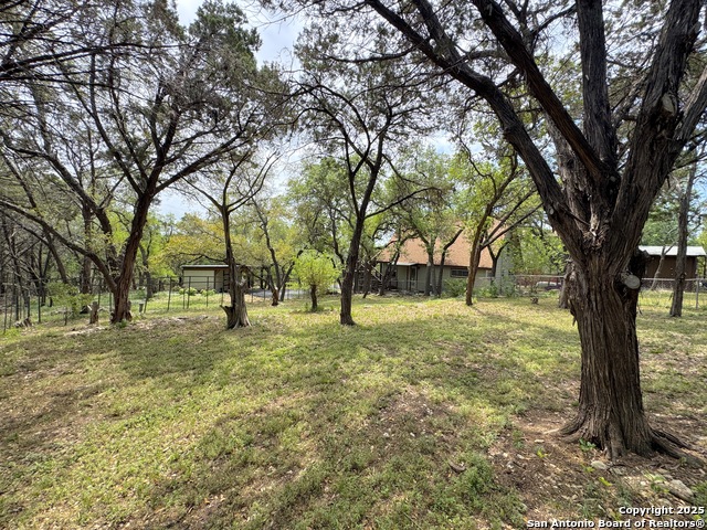 Listing photo id 43 for 209 Lake Forest
