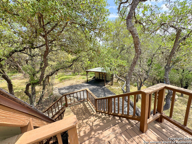 Listing photo id 44 for 209 Lake Forest