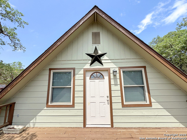 Listing photo id 4 for 209 Lake Forest