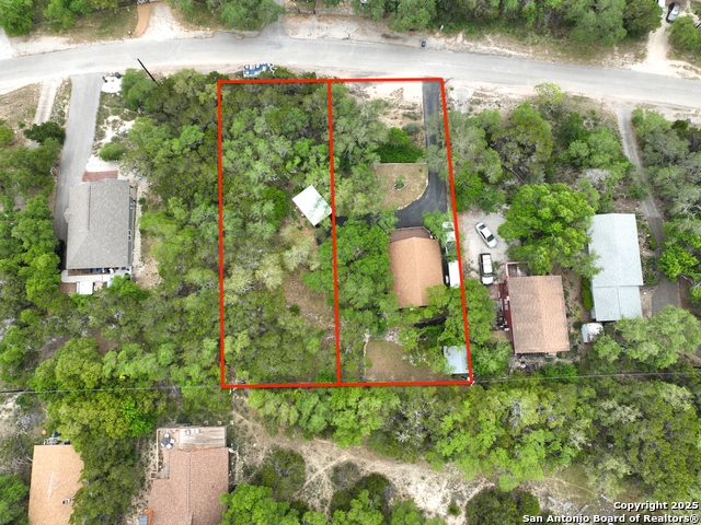 Listing photo id 5 for 209 Lake Forest