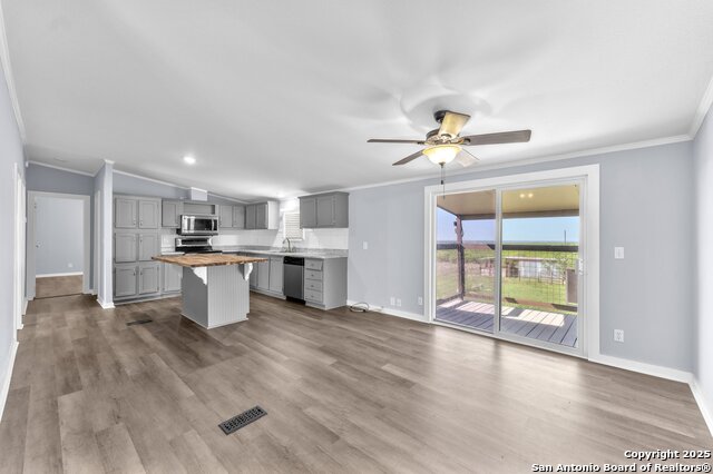 Image 10 of 40 For 163 Irmas Dr