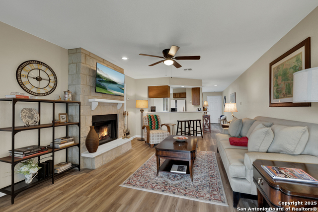 Image 18 of 40 For 1256 Cougar 6a