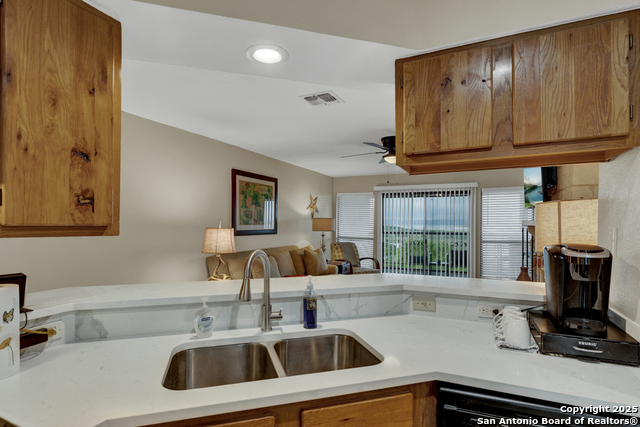 Image 22 of 40 For 1256 Cougar 6a