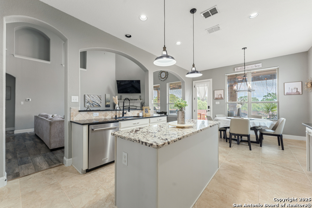 Image 11 of 33 For 2806 Trailmont