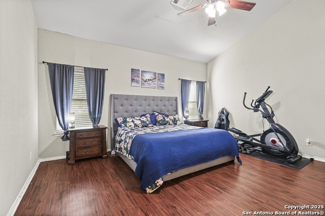 Image 16 of 47 For 752 Clearbrook