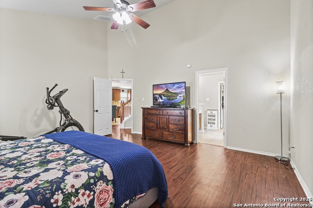Image 17 of 47 For 752 Clearbrook