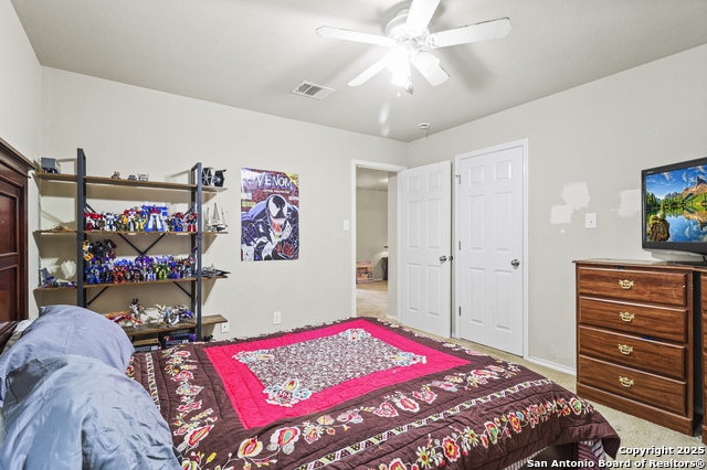 Image 32 of 47 For 752 Clearbrook