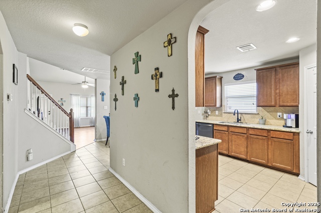 Image 6 of 47 For 752 Clearbrook