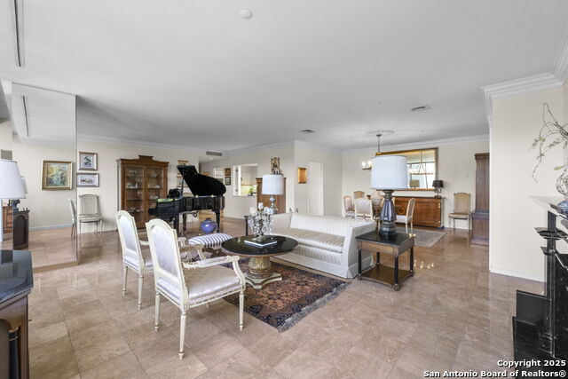 Listing photo id 27 for 200 Patterson 304