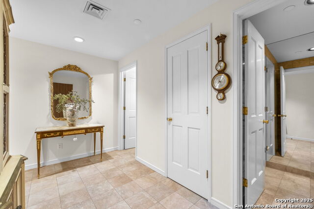 Listing photo id 2 for 200 Patterson 304