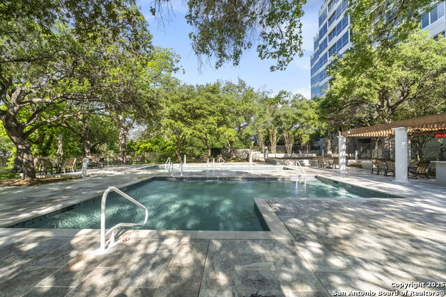 Listing photo id 38 for 200 Patterson 304