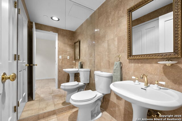 Listing photo id 3 for 200 Patterson 304