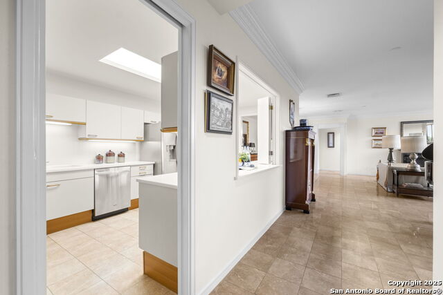 Listing photo id 6 for 200 Patterson 304