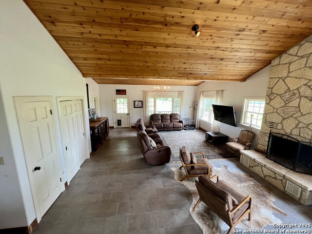 Image 12 of 50 For 545 Highgate Dr.