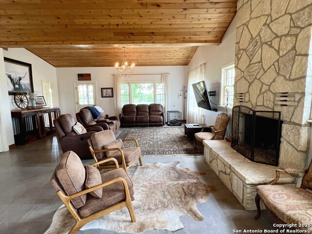 Image 8 of 50 For 545 Highgate Dr.