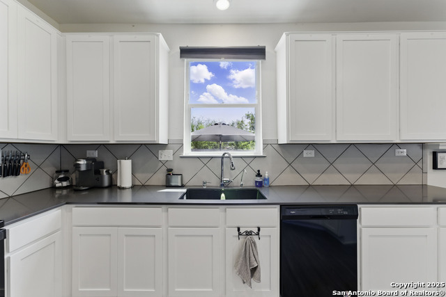 Image 11 of 39 For 4522 Adanac Ct