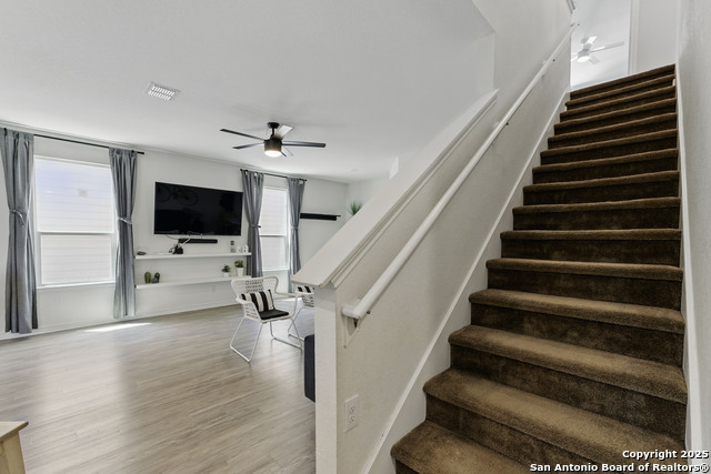 Image 14 of 39 For 4522 Adanac Ct