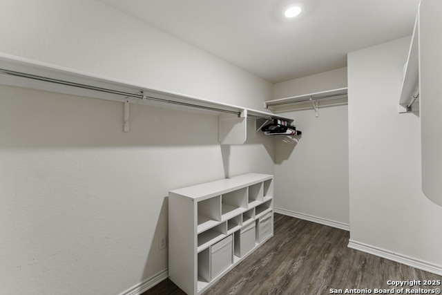 Image 21 of 39 For 4522 Adanac Ct