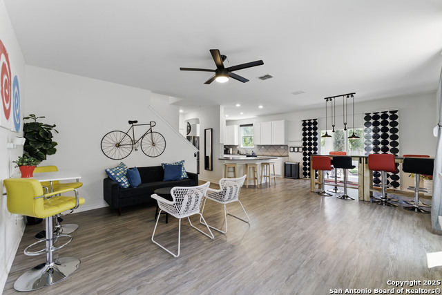 Image 3 of 39 For 4522 Adanac Ct