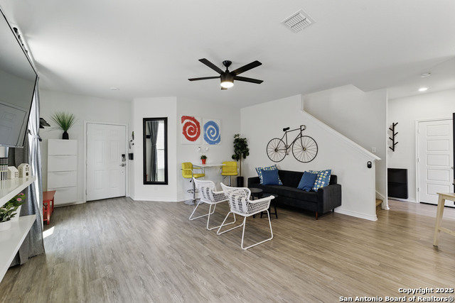 Image 6 of 39 For 4522 Adanac Ct