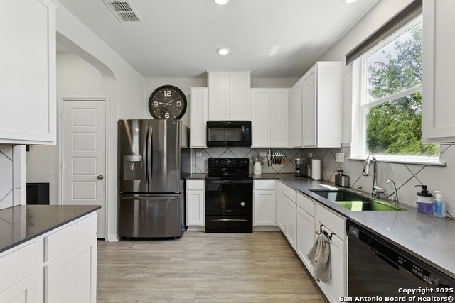 Image 9 of 39 For 4522 Adanac Ct