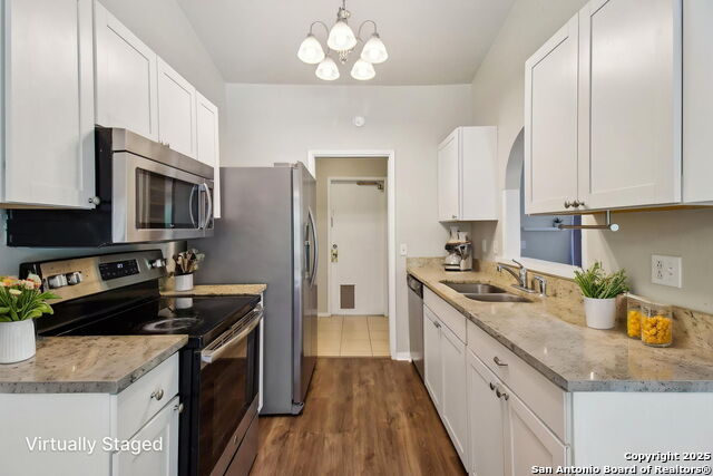 Image 10 of 30 For 7810 Village Oak