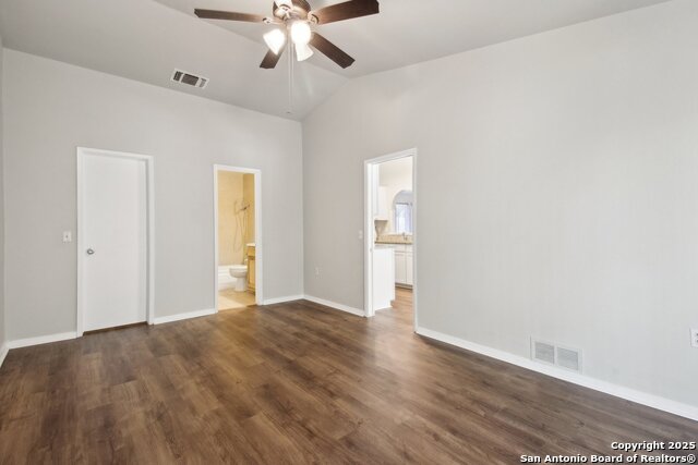 Image 14 of 30 For 7810 Village Oak