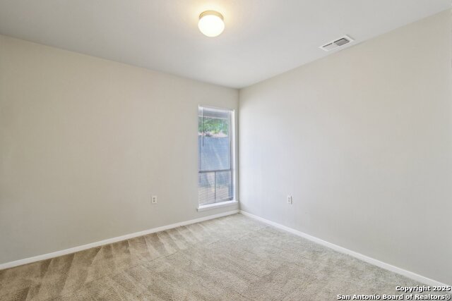 Image 18 of 30 For 7810 Village Oak