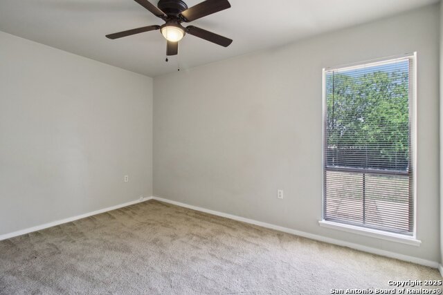 Image 21 of 30 For 7810 Village Oak