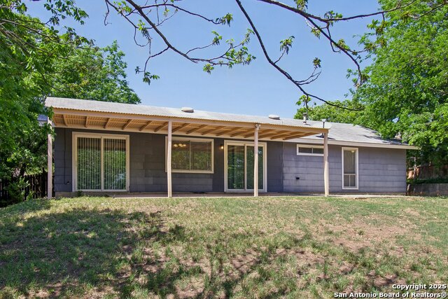 Image 28 of 30 For 7810 Village Oak