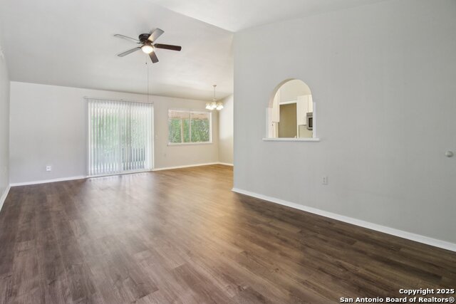 Image 6 of 30 For 7810 Village Oak