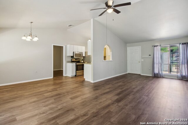 Image 7 of 30 For 7810 Village Oak
