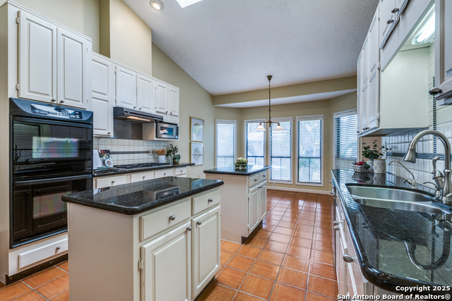 Image 10 of 26 For 410 Cove Bluff