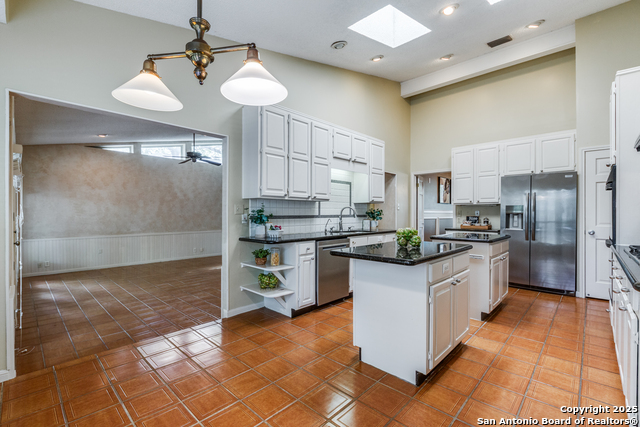 Image 11 of 26 For 410 Cove Bluff