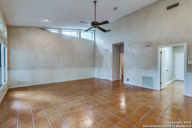 Image 12 of 26 For 410 Cove Bluff