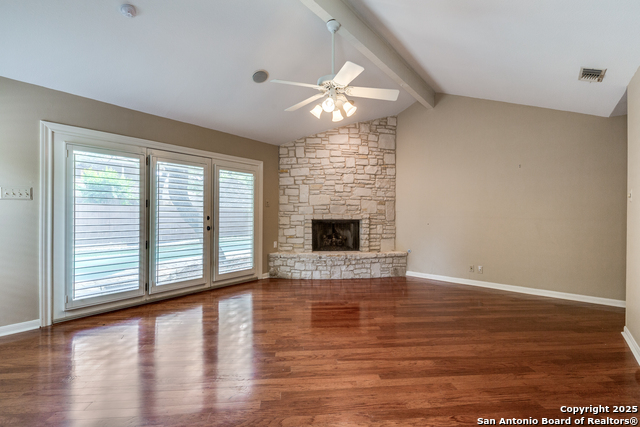Image 15 of 26 For 410 Cove Bluff