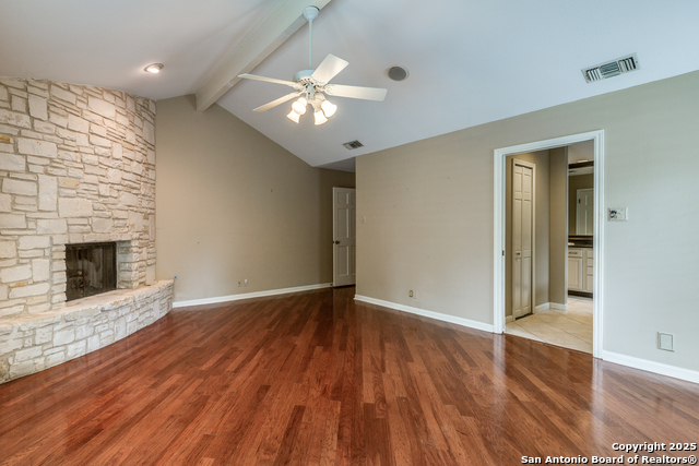 Image 16 of 26 For 410 Cove Bluff