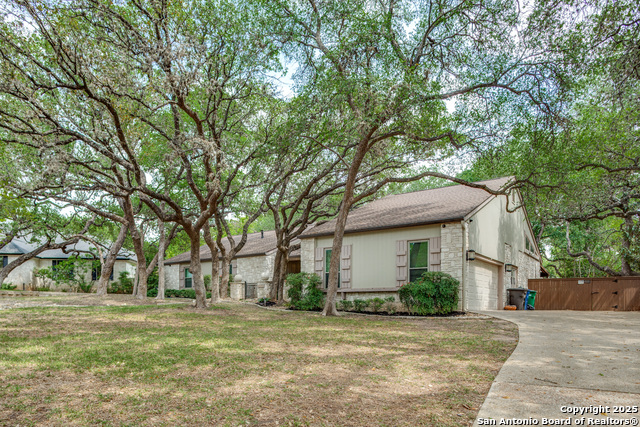 Image 2 of 26 For 410 Cove Bluff