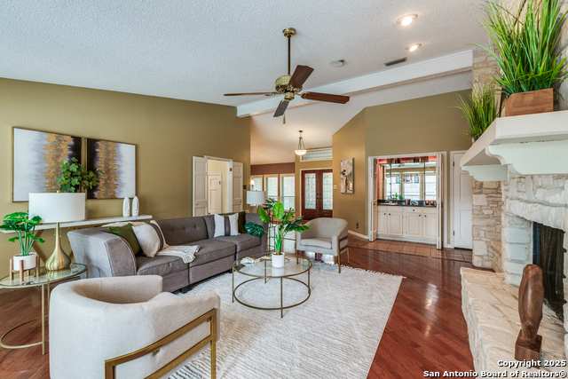 Image 7 of 26 For 410 Cove Bluff