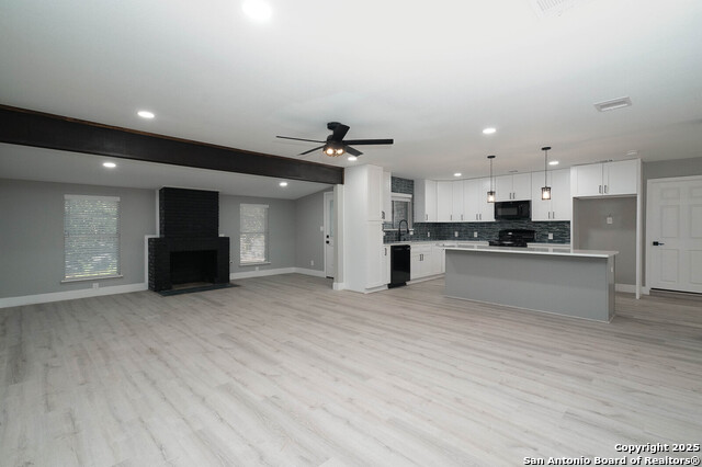 Image 10 of 34 For 8619 Oak Ledge