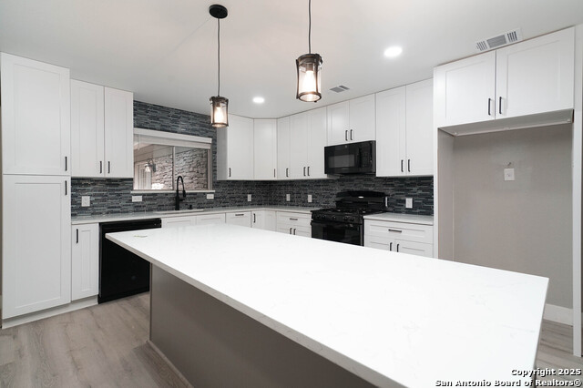 Image 14 of 34 For 8619 Oak Ledge